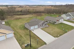1504 Jasmine Dr, Alexandria, MN 56308 - Photo 1