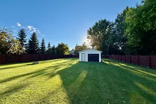 313 10th Ave NE, Roseau, MN 56751 - Photo 3