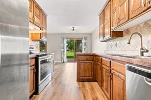 8772 Maplebrook Pkwy N, Brooklyn Park, MN 55445 - Photo 7