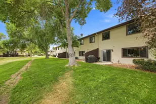 8772 Maplebrook Pkwy N, Brooklyn Park, MN 55445 - Photo 33