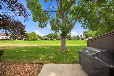 8772 Maplebrook Parkway N, Brooklyn Park, MN 55445 - Photo 37