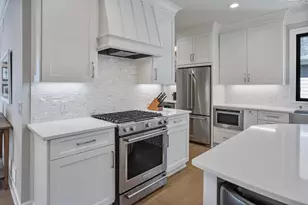 7091 Highland Ct, Eden Prairie, MN 55346 - Photo 11