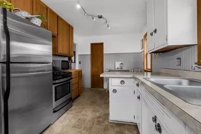 1229 7th Street E, Saint Paul, MN 55106 - Photo 9