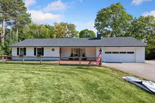 111 Chevy Chase Dr, Wayzata, MN 55391 - Photo 3