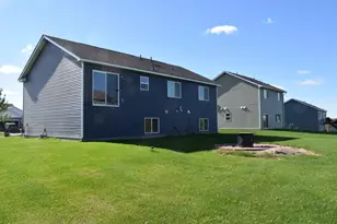 902 Poplar Ln, Watertown, MN 55388 - Photo 3