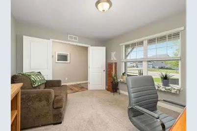 1829 Attenborough Street, Shakopee, MN 55379 - Photo 27