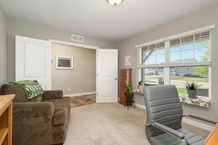 1829 Attenborough St, Shakopee, MN 55379 - Photo 27