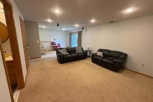 25724 Goldfinch Ave, Wyoming, MN 55092 - Photo 9
