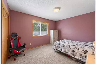 9509 Dogwood Avenue N, Brooklyn Park, MN 55443 - Photo 15