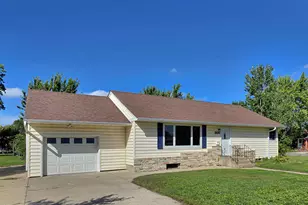 800 King Ave SW, Wadena, MN 56482 - Photo 3