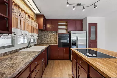 766 Idaho Avenue E, Saint Paul, MN 55106 - Photo 9