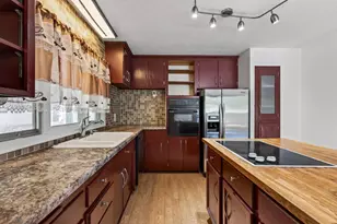 766 Idaho Ave E, Saint Paul, MN 55106 - Photo 9