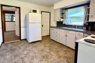 213 Garfield St S, Lake Benton, MN 56149 - Photo 9