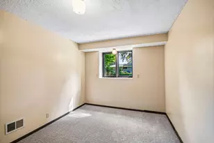 10645 Xerxes Ave S, Bloomington, MN 55431 - Photo 17