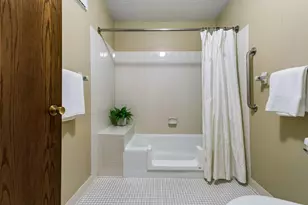 3801 W 98th St, Bloomington, MN 55431 - Photo 17