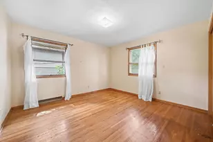 623 Griggs St S, Saint Paul, MN 55116 - Photo 9