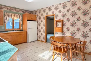 410 N 6th St, Marshall, MN 56258 - Photo 9