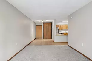 221 Grand Ave W, South Saint Paul, MN 55075 - Photo 5