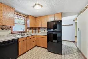1045 McKnight Rd S, Saint Paul, MN 55119 - Photo 5