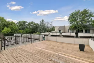 5851 Lake Curve Ln, Brooklyn Center, MN 55429 - Photo 25