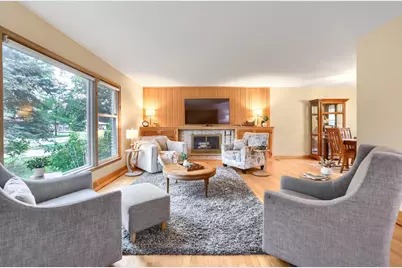 747 Grandview Avenue W, Roseville, MN 55113 - Photo 5