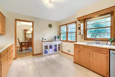 747 Grandview Avenue W, Roseville, MN 55113 - Photo 11