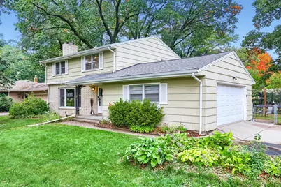 747 Grandview Avenue W, Roseville, MN 55113 - Photo 3