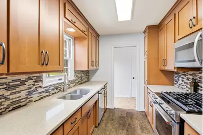 313 Vincent Avenue N, Minneapolis, MN 55405 - Photo 9