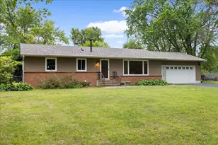 6101 Oak Cir, North Branch, MN 55056 - Photo 1