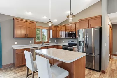 2237 Pioneer Trail, New Richmond, WI 54017 - Photo 7