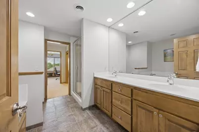 365 Willoughby Way W, Minnetonka, MN 55305 - Photo 23
