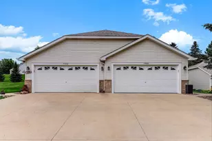 7580 Newbury Rd, Woodbury, MN 55125 - Photo 1