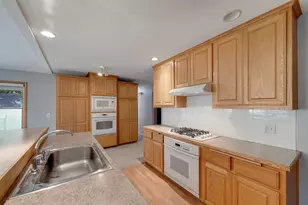 8423 16th Ave S, Bloomington, MN 55425 - Photo 9