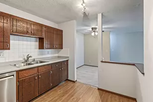 3916 Foss Rd, Saint Paul, MN 55421 - Photo 11