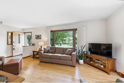 261 1st Avenue SE, New Brighton, MN 55112 - Photo 5