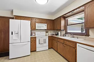 261 1st Ave SE, New Brighton, MN 55112 - Photo 9