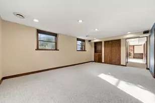 2749 Hilltop Ct, North Saint Paul, MN 55109 - Photo 37