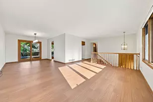 2749 Hilltop Ct, North Saint Paul, MN 55109 - Photo 11