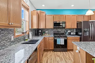 1802 Colonial Ln, Chanhassen, MN 55317 - Photo 5
