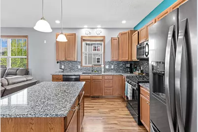 1802 Colonial Lane #1, Chanhassen, MN 55317 - Photo 3