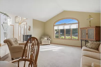 1579 Mary Street N, Maplewood, MN 55119 - Photo 7