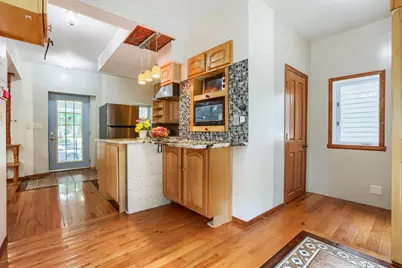 303 Page Street W, Saint Paul, MN 55107 - Photo 7