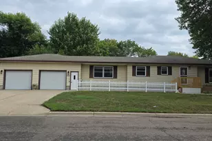500 N Minnesota St, Marshall, MN 56258 - Photo 1