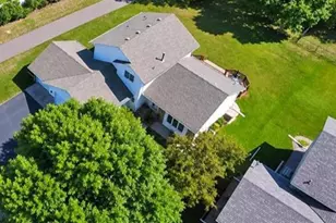 9024 Regent Pkwy, Brooklyn Park, MN 55443 - Photo 27