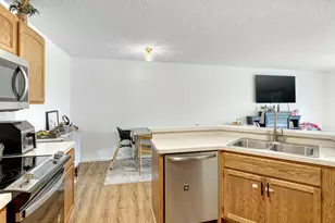 336 Gironde Ct, Woodbury, MN 55125 - Photo 7