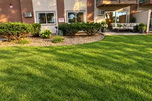 2800 Hillsboro Ave N, New Hope, MN 55427 - Photo 3