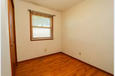 109 Burg Avenue, Nicollet, MN 56074 - Photo 11