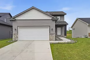 977 45th Ave NE, Saint Cloud, MN 56304 - Photo 3
