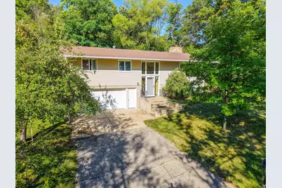 359 Riverview Heights Drive NE, Rochester, MN 55906 - Photo 5
