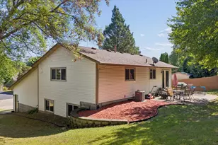 6242 Whispering Oaks Dr, Eden Prairie, MN 55346 - Photo 19